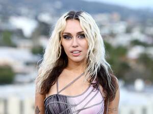 Celebrity Porn Miley Cyrus - Miley Cyrus Feels â€œHarshly Judgedâ€ Over Her Controversial Bangerz Era |  Teen Vogue