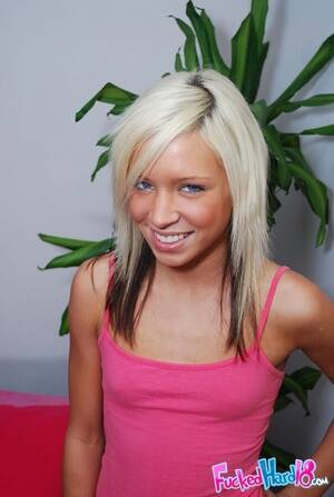 cute 18 blonde - Porn massage. Super cute 18 year old blonde - XXX Dessert - Picture 2