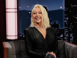 christina aguilera anal sex - Christina Aguilera, 42, Shows Off Toned Butt In Cher Costume