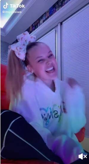 Jojo Siwa Porn - JoJo Siwa fans convinced teen, 17, 'came out' as she lip-syncs to Lady Gaga  and dances in Pride video on TikTok | The US Sun