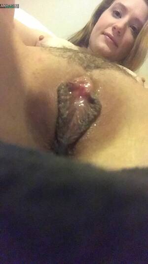 Amateur Nude Wet Pussy - Wet Pussy Selfshots - 25 Quality Dripping Grool Selfies - AmateursCrush.com