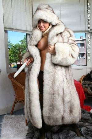 Fur Sex Porn - Fox Fur, Bed, Fur Coats, Uggs, Beautiful Women, Pigs, Fox, Furs, Good  Looking Women