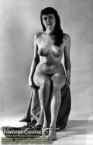 bw vintage nude sex - Black and white vintage nude art photograph - XXX Dessert - Picture 3