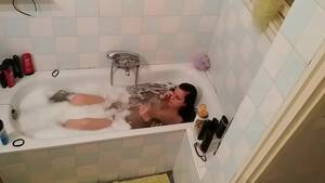 girls naked on spy cam bathtub - Hidden cam in a slim teen girls bathroom pt1 HD - XVIDEOS.COM