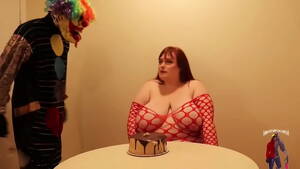 Fat Clown Porn - Asstyn Martyn gets fucked super hard by gibby the clown with a face full of  cake - XNXX.COM