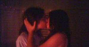 Alexa Nikolas Lesbian - Vanessa Hudgens en beso lÃ©sbico con Alexa Nikolas - Videos - Metatube