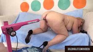 chubby fuck machine - Chubby Mature Summer Enjoys Machine Fuck - XNXX.COM