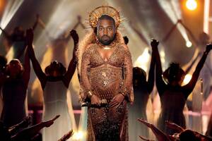 can a shemale get pregnant - Kanye West Gets A Uterus To Show He Can Get Pregnant | The Haven