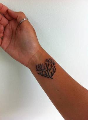 Henna Tattoo Porn - Dotwork heart tree tattoo done by natasha papadakos