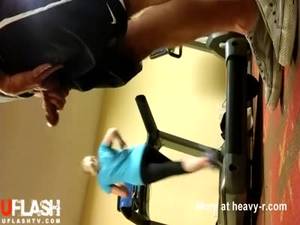 Flashing Cock - Jerking Off In The Gym