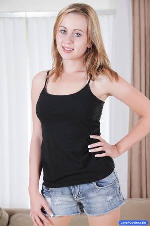 Ancient Female Porn Stars - Hot 18 year old porn star Maelyn Myers in short jean shorts.