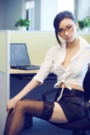 Asian Work Porn - 8 - 20% of men admit to viewing porn at work during the working week
