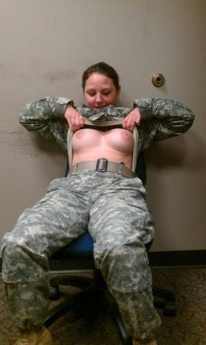 Military Woman Xxx - nude flashing military women Us