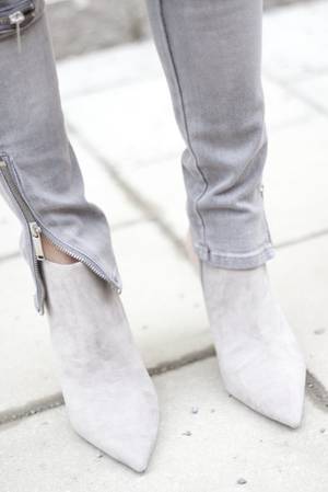 black dress shoes - Find this Pin and more on SHOE PORN by saraelman.