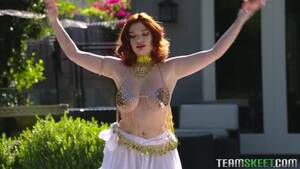 Belly Dancer - Annabel Redd - Oriental belly dancer