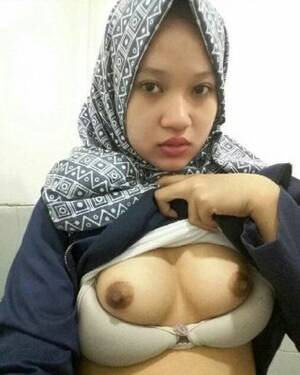 Indonesian Amateur Porn - Amateur Indonesian Hijab Girl Flashing Her Bob Porn Pictures, XXX Photos,  Sex Images #3665768 - PICTOA