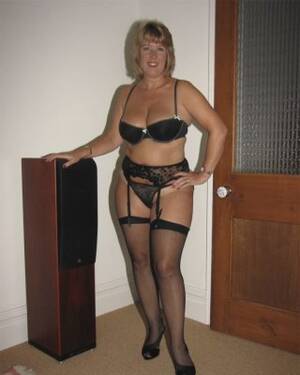 British Mature Amateur - Curvy British mature amateur Gabriella K (23) Porn Pictures, XXX Photos,  Sex Images #3875305 - PICTOA