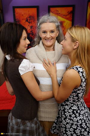 Granny Lesbians Threesome - Granny lesbian threesome - XXX Dessert - Picture 2