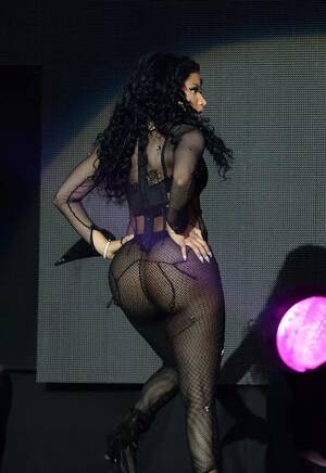 big booty shemale nicki minaj - Nicki Minaj FINALLY showcased her fabulous booty at Wireless in fishnet  outfit after turning up TWO hours late - Irish Mirror Online