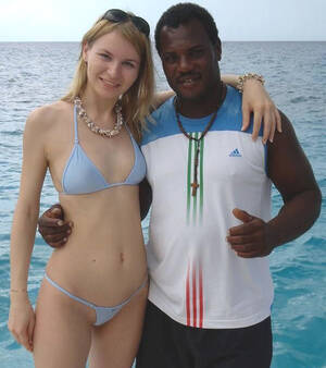 bikini blonde interracial - Slutty white blonde with black boyfriend - Amateur Interracial Porn