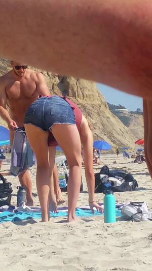 beach voyeur dick - Dick..: nude beach dude 2 - ThisVid.com
