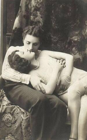 18th Century Lesbian Sex - 19th and 20th-century lesbian women captured in images | Daily Mail Online