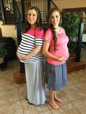 bare foot baby - Pregnant Anna Duggar and Jessa Seewald Compare Baby Bellies