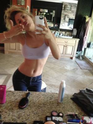 kaley cuoco topless beach boobs - Kaley Christine Cuoco-Sweeting (/ËˆkeÉªliË ËˆkwoÊŠkoÊŠ/ KAY-lee KWOH-koh) (born  November 30, 1985 in Camarillo, California, U.S.A.) is an American actress,  ...