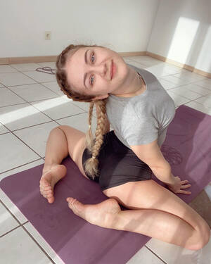 Big Flexible Feet Porn - K Flexible Feet - Specialty Feet - Foot Adoration