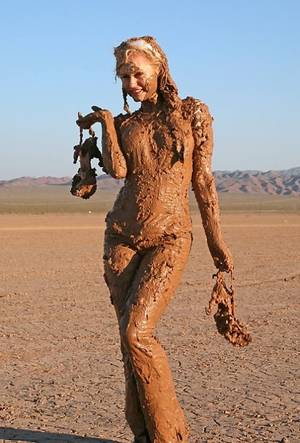 fat girl naked mud - girl in mud | Girls playing in the mud (39 Photos) Â» mud-