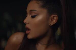 Ariana Grande Porn Hors - Superstar Ariana Grande spotted wearing Irish make-up brand Carter Beauty  in her new music video for Break Up With Your Girlfriend | The Irish Sun