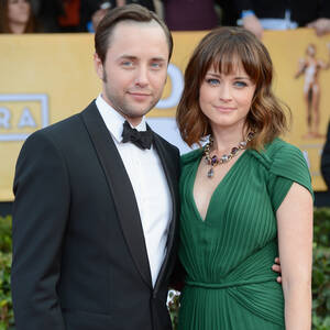 Alexis Bledel Real Porn - Alexis Bledel, Eva Mendes, and More Celebrities Who Kept Their Baby's Birth  a Secret - Life & Style