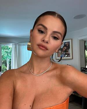 Disney Porn Selena Gomez Futa - Selena Gomez goes nude under just a towel as she enjoys breakfast in bed in  candid new photo | The US Sun