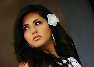 Bollywood Actress Popular Female Stars - Sunny Leone (former porn star turned Bollywood actress)