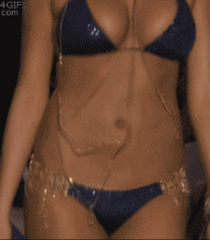 celeb bouncy tits - GIF of Kate Upton's bouncing boobs - Celeb Jihad Celebrity Porn