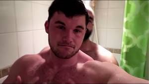 Bodybuilder Shower Porn - Gay Jr Bodybuilder help in the shower