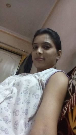 indian desi horny - Check out this desi Indian horny bhabhi exposing her big boobs and rubbing  her pussy in this sensational sex pictures gallery. The bhabhi is alone at  home ...