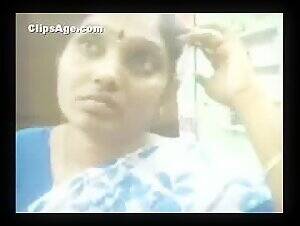 indian boobs shop - desi Tamil Lady Working As Mobile Shop Staff Getting Boobs Exposed -  ChiggyWiggy.Com