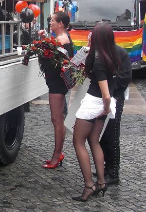 explicit accidental upskirt - Gallery @ Smutty Moms