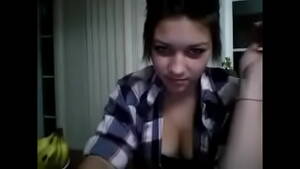 brenda filipina asian babe cams - Sexy girl on webcam showing off her assets! - XNXX.COM