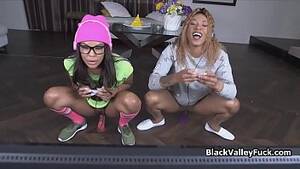 gamer girl interracial - Black gamer babes sharing lucky white dick - XVIDEOS.COM