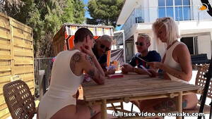 couples vacation orgy - Two couples in the first-ever bisexual foursome - XNXX.COM