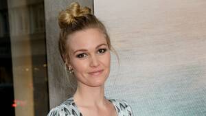 blonde shemale julia stiles - Julia Stiles Shares First Pic of Herself With Baby Strummer | Entertainment  Tonight