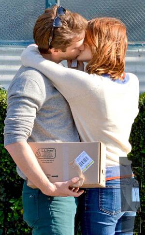 Andrew Garfield Emma Stone Porn - Emma Stone Kisses Andrew Garfieldâ€”See Photos of the Couple's Rare PDA! - E!  Online | Andrew garfield, Emma stone andrew garfield, Emma stone