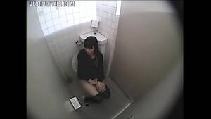 caught masturbating in bath - girl caught masturbating in the bathroom - XVIDEOS.COM