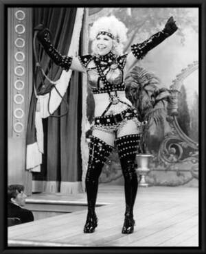 Dinah Shore Porn - Dinah Shore - Rowan & Martin's Laugh-In' Photo | Art.com