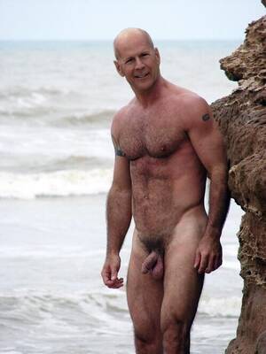 Bruce Willis Porno - Bruce Willis nudo per i fake del PLUS! - JP PLUS!