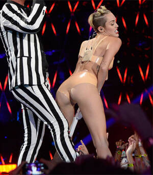Miley Cyrus Twerking Porn - Free Nude Pictures and Porn Videos