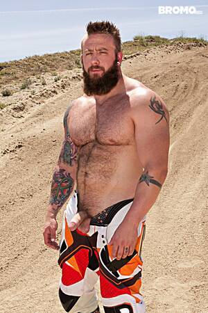 Aaron Bruiser Gay Porn - Bromo: Aaron Bruiser pounds Stephen Harte raw in \