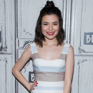 Miranda Cosgrove Shemale Sex - Miranda Cosgrove Teases iCarly and a Potential Guest Star